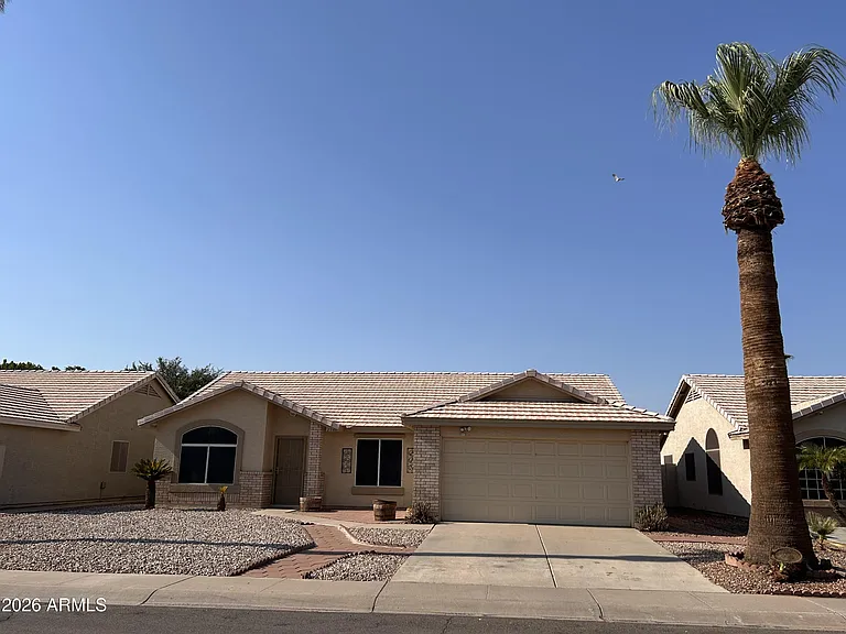 2346 E Devon Ct — Photo 1