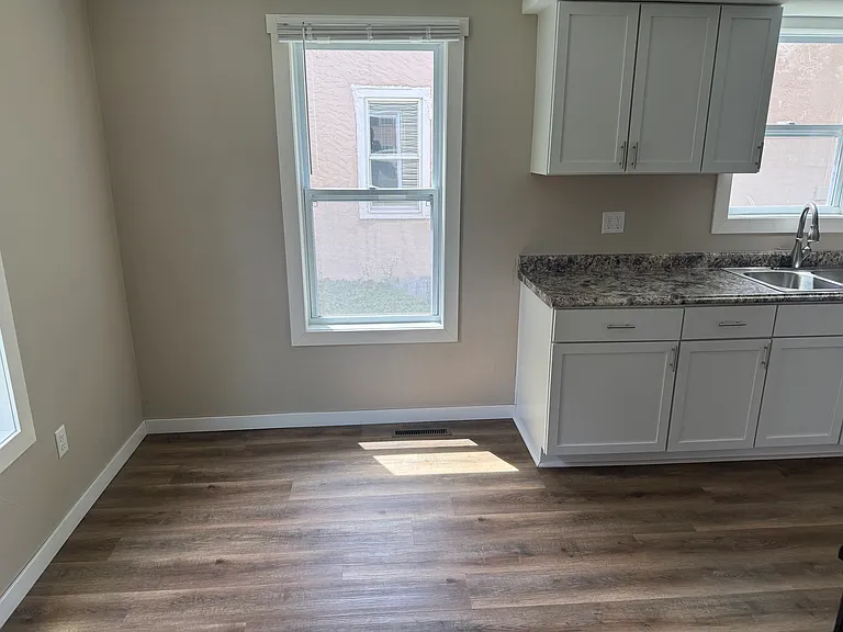 1159 Minahan St #1 — Photo 4