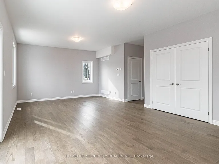 215 Southworth St N — Photo 8