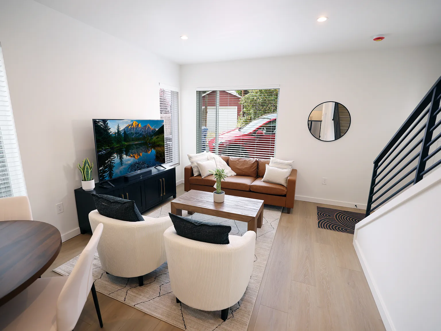 3 bed, 2.5 bath, 1000 sqft, $5,500 — Photo 3