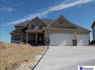 16224 Curtis Cir, Omaha, NE 68116