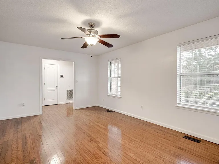 2508 Sand Ridge Ct — Photo 7