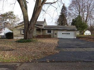 10 Mariposa Dr, Rochester, NY 14624