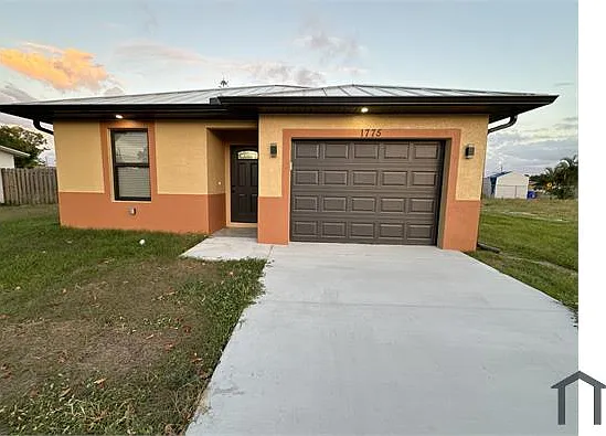 4 bed, 1979 sqft, $2,600 — Photo 2