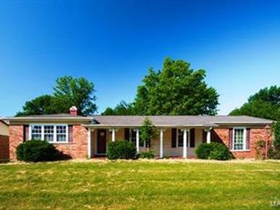 1493 Kew Gardens Dr, Florissant, MO, 63031