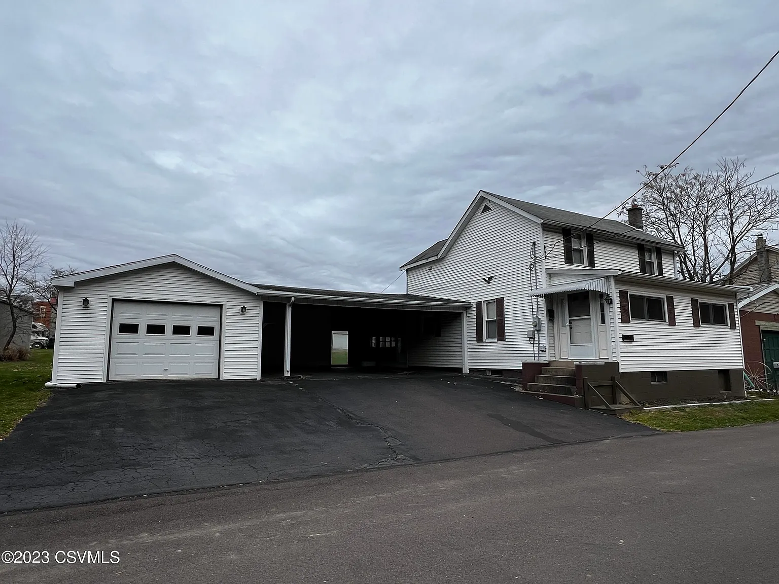 565 Pfahler St photo 1
