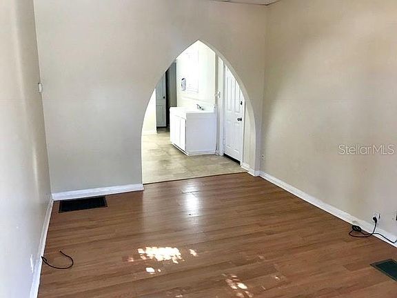 4th image of 108 S Westland Ave