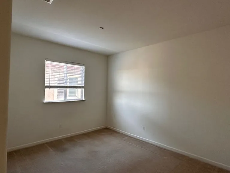 18281 Parkside Ct — Photo 10
