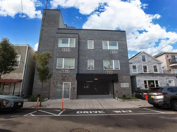 517 7th St #4B, Union City, NJ 07087