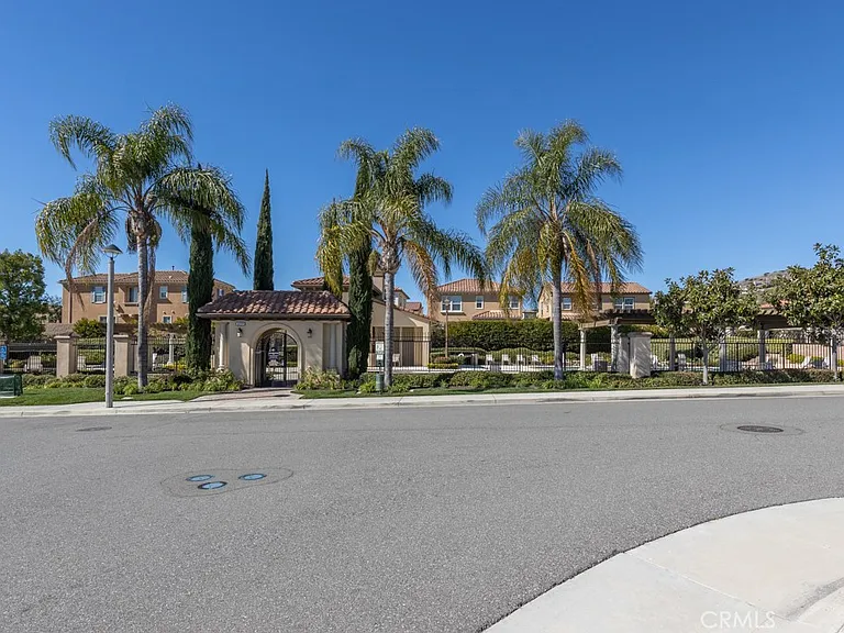 19928 Esmeralda Ct — Photo 36