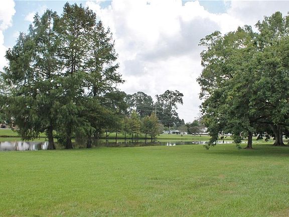 5th image of 1305 Horseshoe Dr