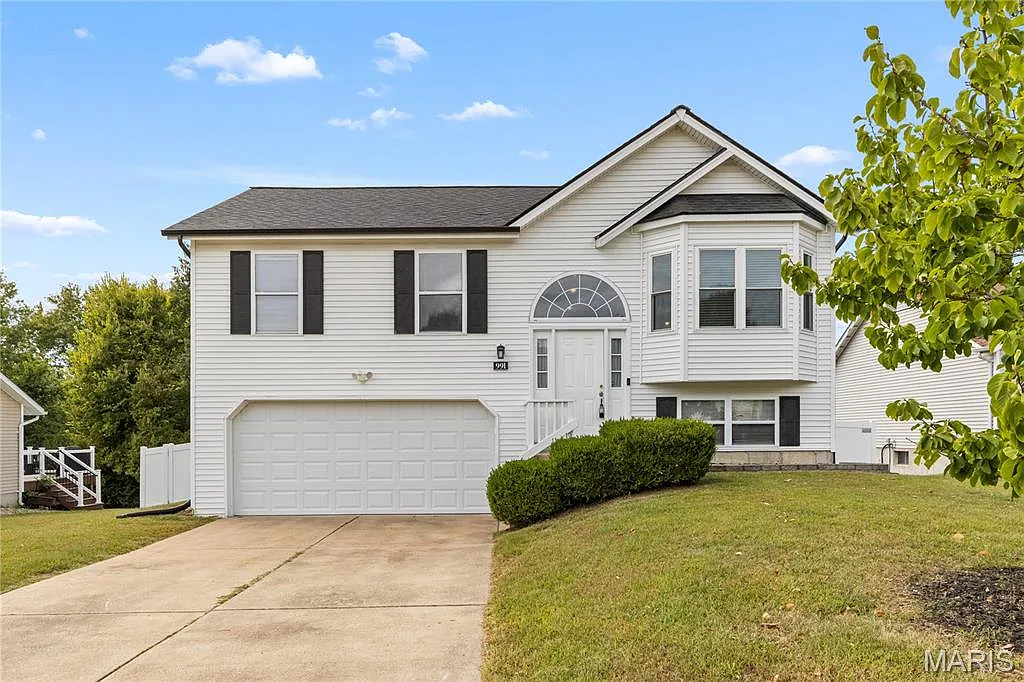 4 bed, 3.0 bath, 1110 sqft, $2,200 — Photo 1