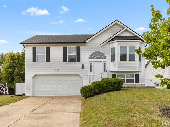 991 Sunset Farms Ct, Saint Charles, MO 63304