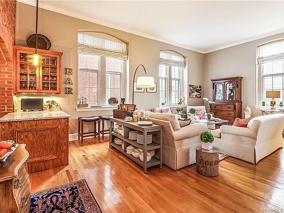 2nd image of 25 Orchard St APT 4