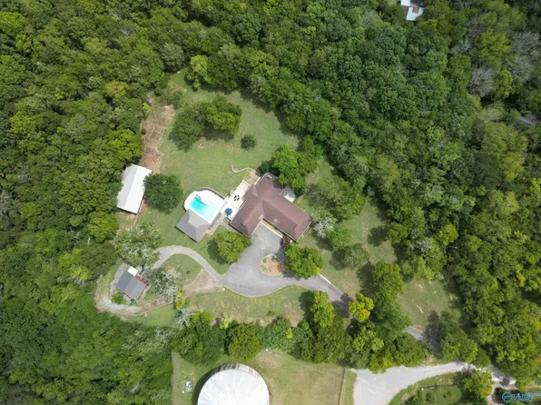 609 Cherokee Ave, Fayetteville, TN 37334