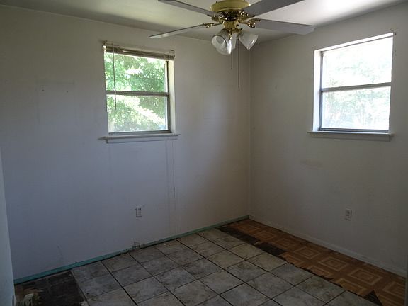 5th image of 675 Oak Ave