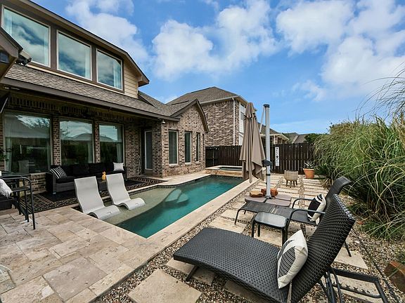 2nd image of 19115 Greenview Glen Dr