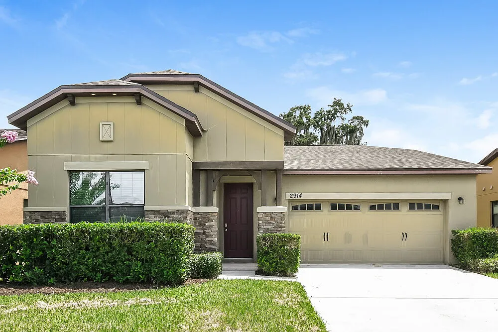 3 bed, 2.0 bath, 1692 sqft, $2,110 — Photo 1