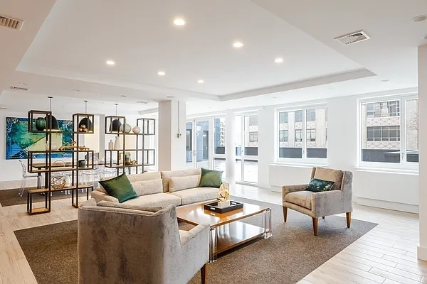 Rented by MNS | media 22