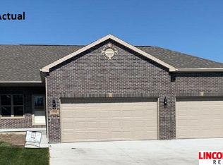 9110 Red Sky Ln, Lincoln, NE 68520