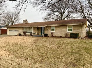 100 Meadowlark Dr W, Seymour, IN 47274