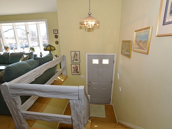 3rd image of 307 Weymouth St