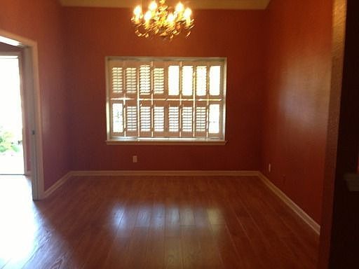 3rd image of 613 Bluff Dr