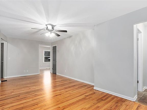 5th image of 3703 W 47th Pl