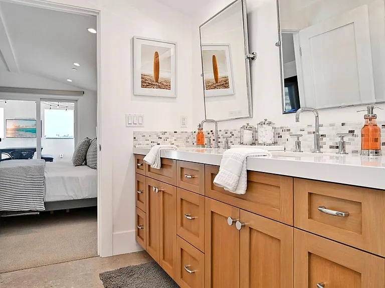 3940 Seashore Dr — Photo 36