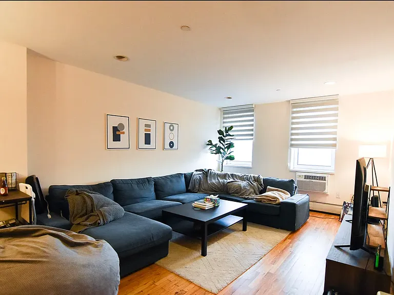 901 Grand St #3D — Photo 1