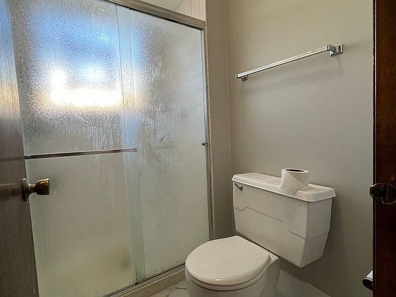 3rd image of 5639 W Montrose Ave #2
