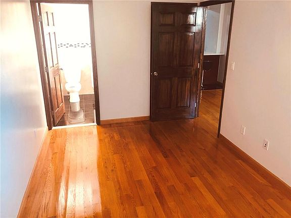 5th image of 2533 Ocean Ave #2D