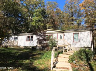 102 Lochinvar Ln, Greeley, PA 18425