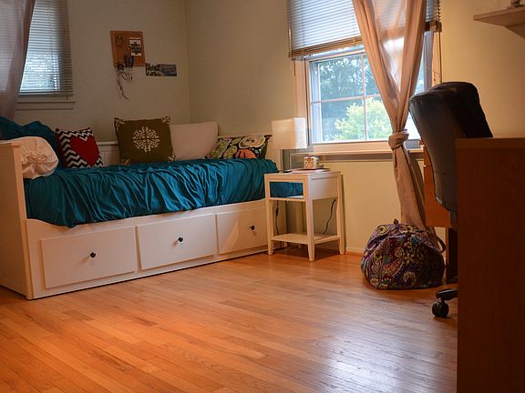 2nd image of 5560 Normanhurst Dr