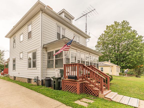4th image of 415 Garfield St