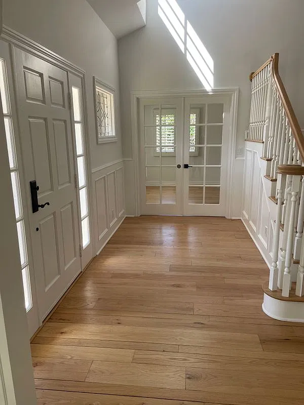 3 bed, 3.0 bath, 2900 sqft, $8,500 — Photo 2