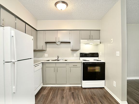 Kitchen Area with Adequate Cabinet & Countertop Space