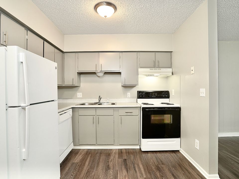 Kitchen Area with Adequate Cabinet & Countertop Space