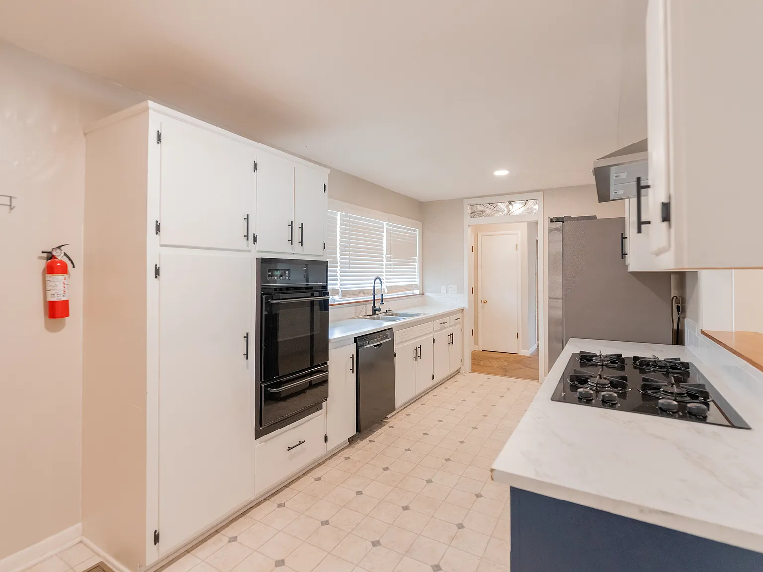 3 bed, 1094 sqft, $1,500 — Photo 4