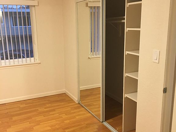 5th image of 1020 Elm St #11