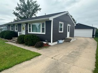 702 Grant Wood Dr SE, Cedar Rapids, IA 52403