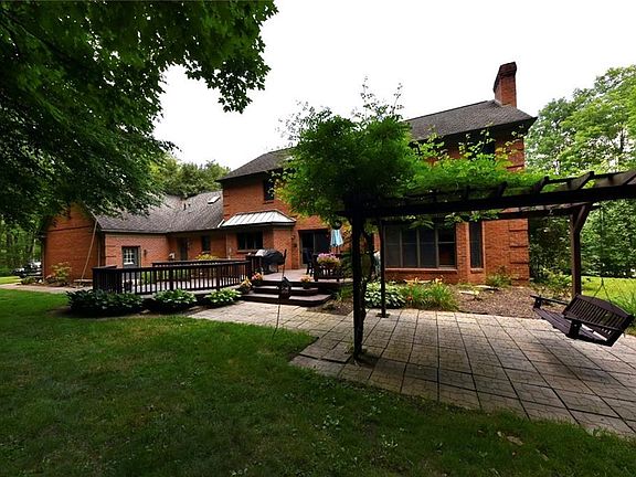 4th image of 5486 Woodland Pl