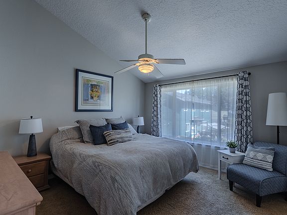 3rd image of 674 SE 57th Ave