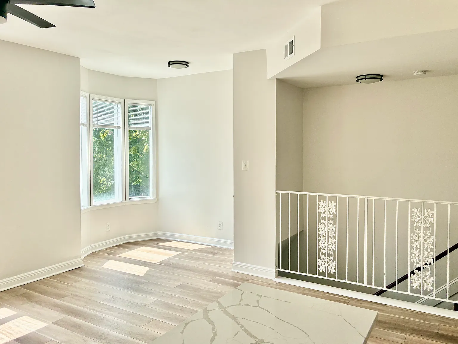 2 bed, 1050 sqft, $1,200 — Photo 3