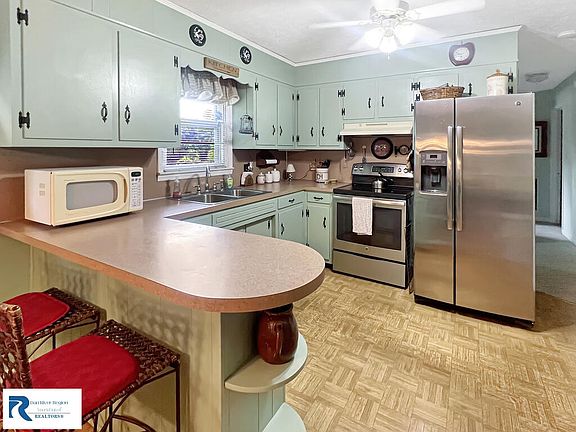 4th image of 131 Rosewood Ln