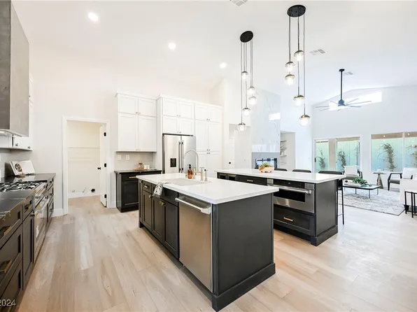8525 Brody Marsh Ave, Las Vegas, NV 89143