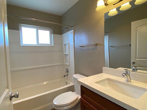 4th image of 4147 48th St APT 8