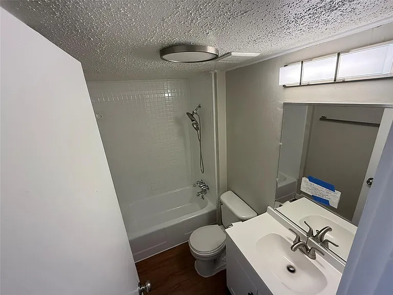 2408 Longview St #108 — Photo 7