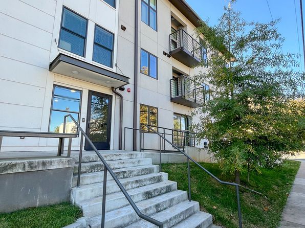 404 Carl Smith St #305