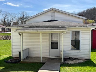 1020 1/2 E Main St, Mannington, WV, 26582